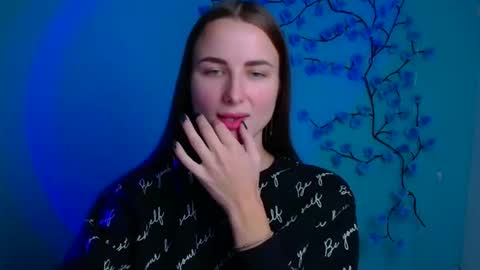 Snapshot of milly_liss chatting on 12-18-25, 07:03 Milly online show from 12-18-25, 07:03