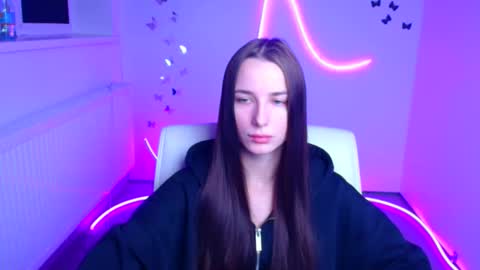 Snapshot of milly_liss chatting on 12-19-25, 06:42 Milly online show from 12-19-25, 06:42