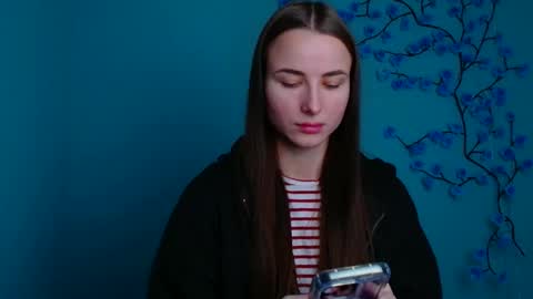 Snapshot of milly_liss chatting on 01-12-26, 06:18 Milly online show from 01-12-26, 06:18