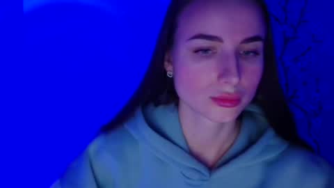 Snapshot of milly_liss chatting on 01-13-26, 12:21 Milly online show from 01-13-26, 12:21