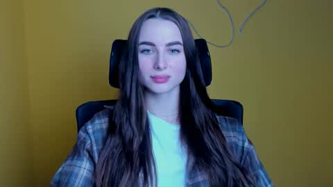 Snapshot of milly_liss chatting on 02-17-26, 12:12 Milly online show from 02-17-26, 12:12