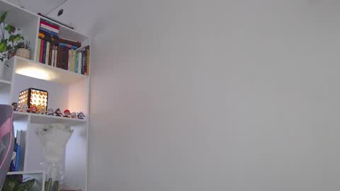 Milly online show from 02-15-25, 10:00