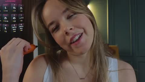 Milly    online show from 12-06-24, 07:32