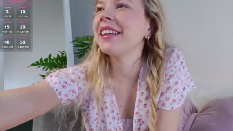 Snapshot of milly_shy chatting on 06-04-26, 06:52 Milly online show from 06-04-26, 06:52
