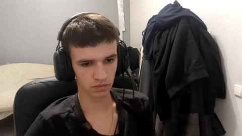 Snapshot of miloray_ chatting on 05-19-26, 11:33 Denis online show from 05-19-26, 11:33