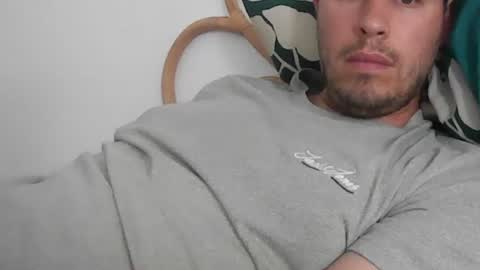 Snapshot of milowww1601 chatting on 06-12-26, 02:38 milowww1601 online show from 06-12-26, 02:38