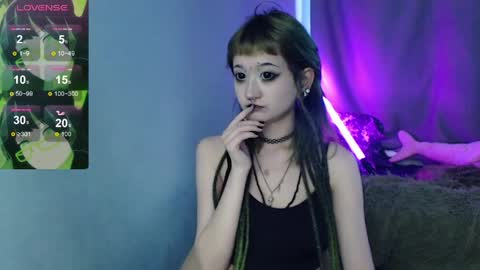 Snapshot of milten_trish chatting on 04-21-26, 02:51 milten_trish online show from 04-21-26, 02:51
