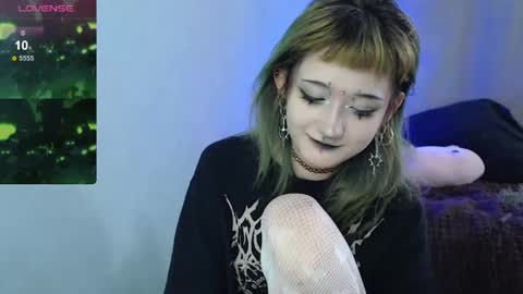 Snapshot of milten_trish chatting on 05-11-26, 02:12 milten_trish online show from 05-11-26, 02:12