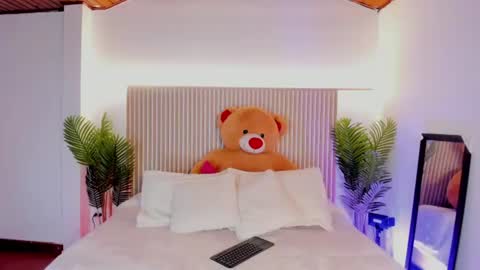 miluu online show from 06-19-26, 12:20