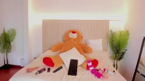 miluu online show from 06-26-26, 08:13