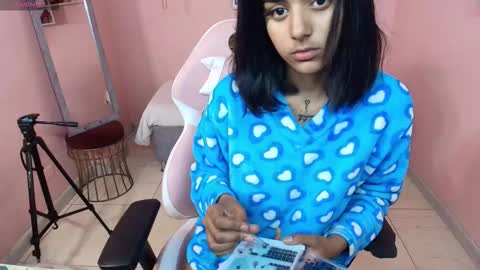milu_carbajal_x online show from 01-12-26, 08:14