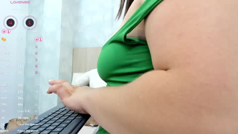 Snapshot of milu_gomez chatting on 01-08-25, 01:11 Milu Gomez online show from 01-08-25, 01:11