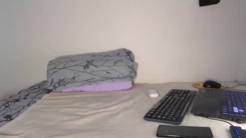 Snapshot of miluegin chatting on 10-27-25, 10:52 Noah online show from 10-27-25, 10:52