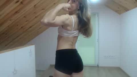 milusea online show from 11-11-25, 01:44