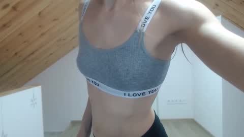 milusea online show from 11-23-25, 09:53