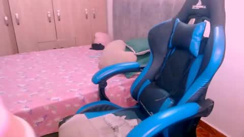 Snapshot of miluu_444 chatting on 06-24-26, 01:37 miluu_444 online show from 06-24-26, 01:37