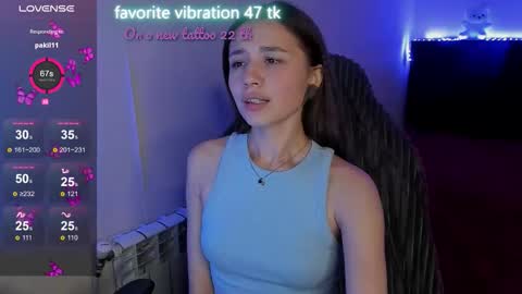 Snapshot of milyamess chatting on 09-16-25, 04:30 Emily online show from 09-16-25, 04:30