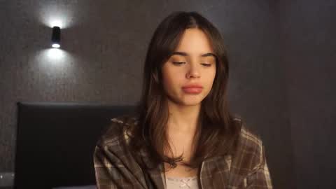 Linda online show from 03-04-26, 01:17