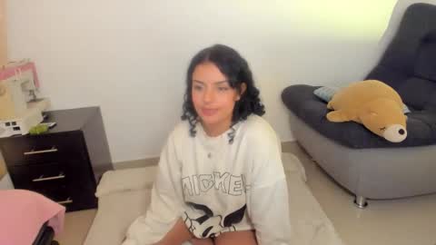 Snapshot of mimi_sa chatting on 06-08-26, 03:40 Mimii online show from 06-08-26, 03:40