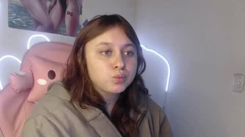 mimi online show from 09-28-25, 05:13