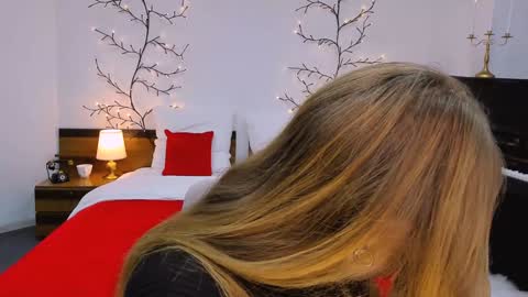 Kelly online show from 01-30-25, 04:24