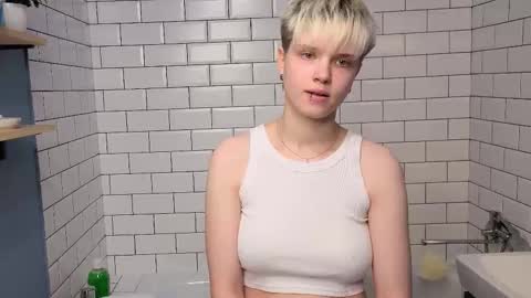 Sonya online show from 10-21-25, 01:12