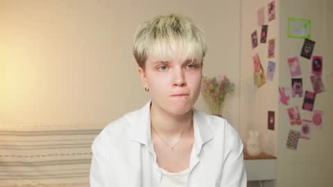 Sonya online show from 10-24-25, 01:29