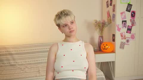 Sonya online show from 10-28-25, 01:25