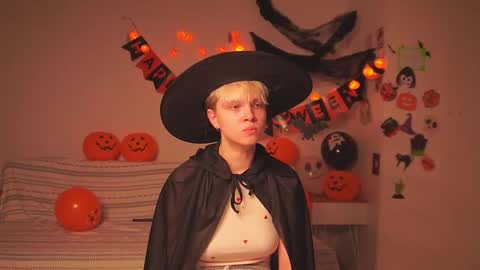 Sonya online show from 10-30-25, 01:12