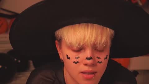 Sonya online show from 10-31-25, 01:23