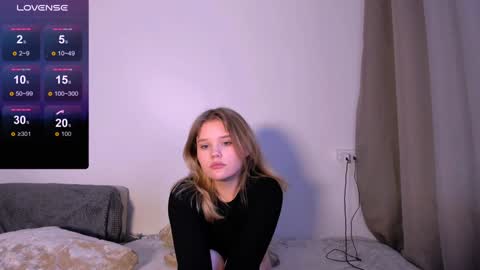 hi Im Mina  online show from 12-24-24, 05:38