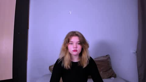 hi Im Mina  online show from 01-25-25, 09:26