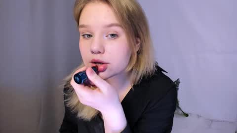 hi Im Mina  online show from 03-10-25, 01:12