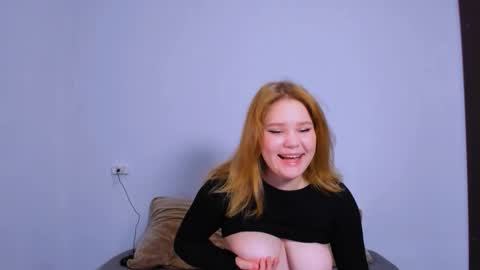 hi Im Mina  online show from 10-12-25, 10:53