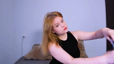 hi Im Mina  online show from 10-14-25, 10:21