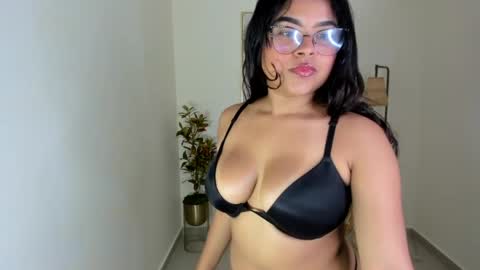 Snapshot of mindy_claker chatting on 05-09-26, 12:32 Mindy online show from 05-09-26, 12:32