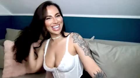 Mindy online show from 04-20-26, 05:05