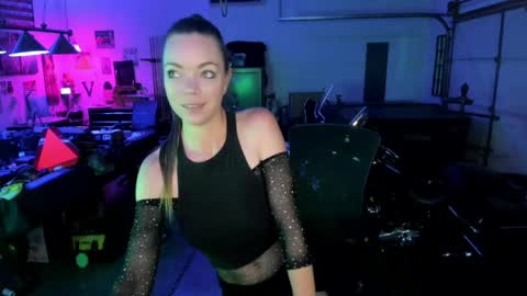 Snapshot of mindymars chatting on 04-24-26, 03:25 Mindy Mars online show from 04-24-26, 03:25