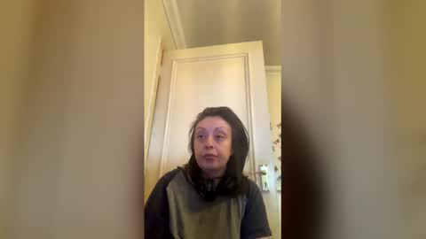 please subscribe to my fansly  please no video or photos must be recorded or re sold online show from 04-04-26, 01:19