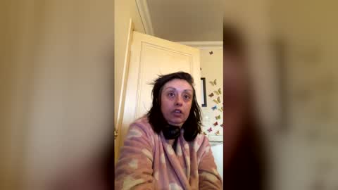 please subscribe to my fansly  please no video or photos must be recorded or re sold online show from 04-06-26, 01:01