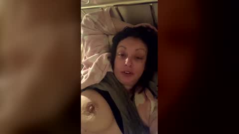 please subscribe to my fansly  please no video or photos must be recorded or re sold online show from 04-07-26, 06:47