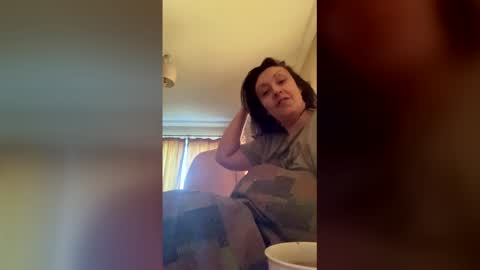 please subscribe to my fansly  please no video or photos must be recorded or re sold online show from 04-11-26, 05:56