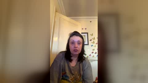 please subscribe to my fansly  please no video or photos must be recorded or re sold online show from 04-13-26, 11:37