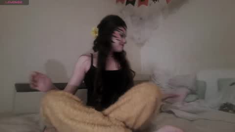 Snapshot of minforbush chatting on 10-31-25, 05:19 Amelia online show from 10-31-25, 05:19