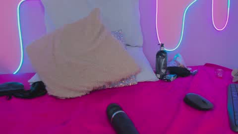 Mingie online show from 01-18-25, 05:37