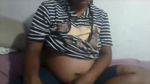 Snapshot of minie4tina chatting on 01-10-26, 09:55 Minie4Tina online show from 01-10-26, 09:55