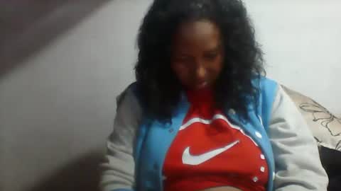 Snapshot of minie4tina chatting on 06-22-26, 08:00 Minie4Tina online show from 06-22-26, 08:00