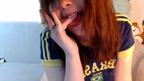 Minji online show from 03-10-26, 01:16