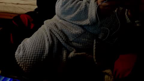 minka0 online show from 12-01-25, 08:47