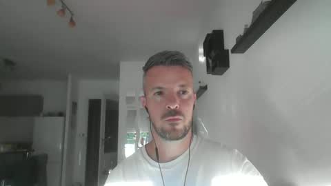 Snapshot of minka28 chatting on 05-15-26, 05:31 minka28 online show from 05-15-26, 05:31